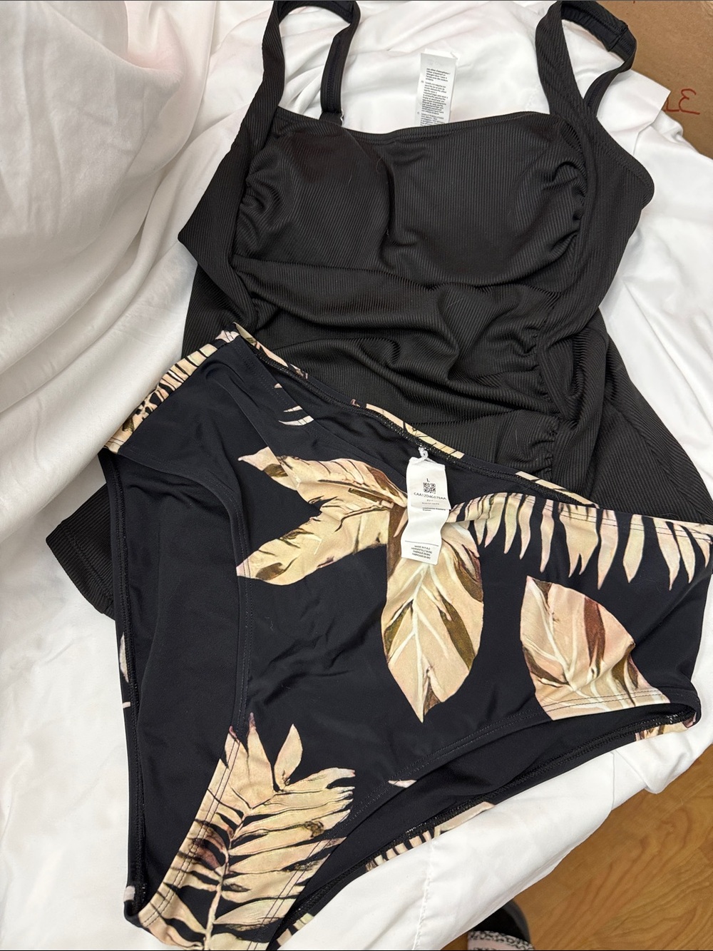 Cupshe Black Ribbed Tankini Top with Solid Color